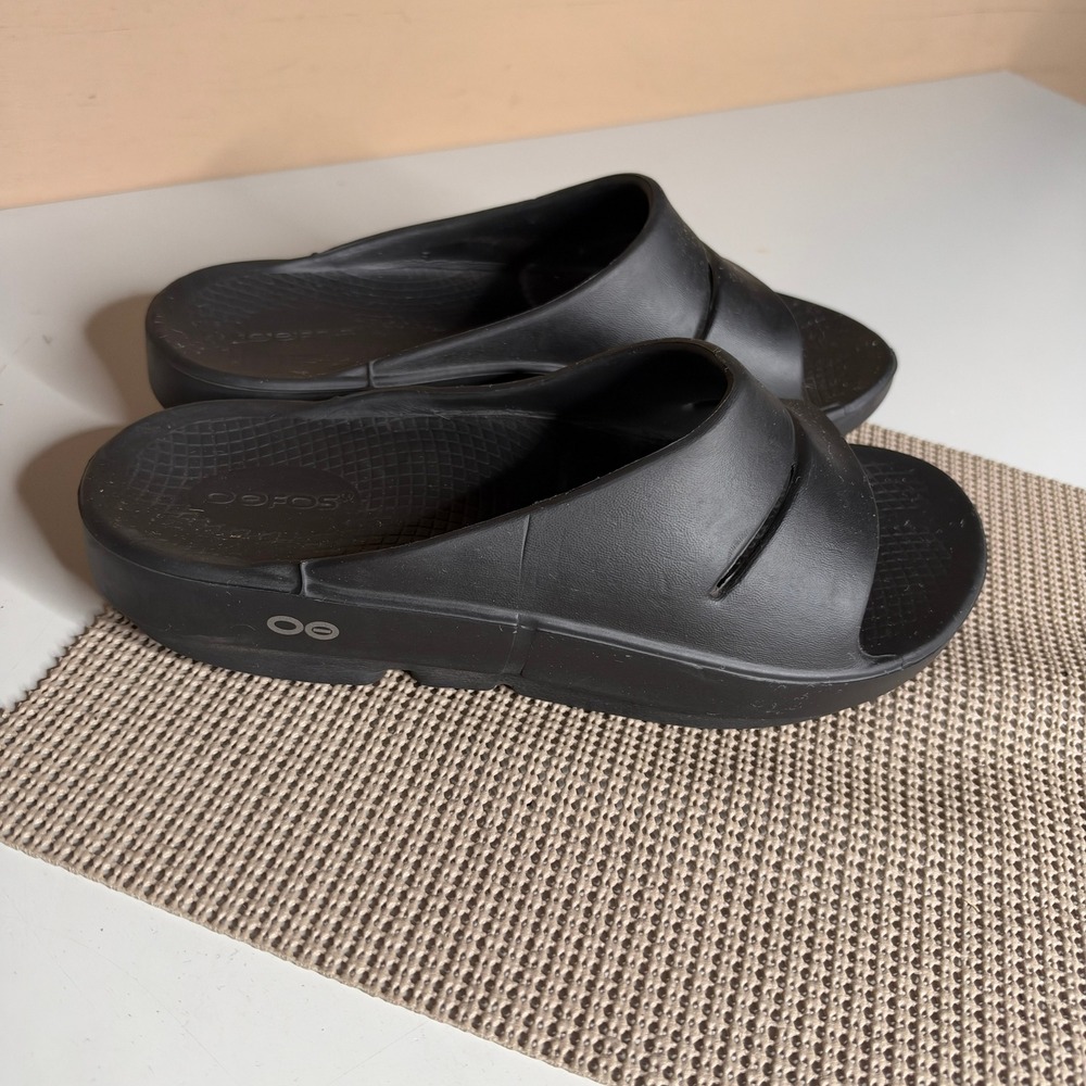 OOFOS OOahh Slide Sandals Black Recovery Footwear Mens 7 Womens 9 EU 40
